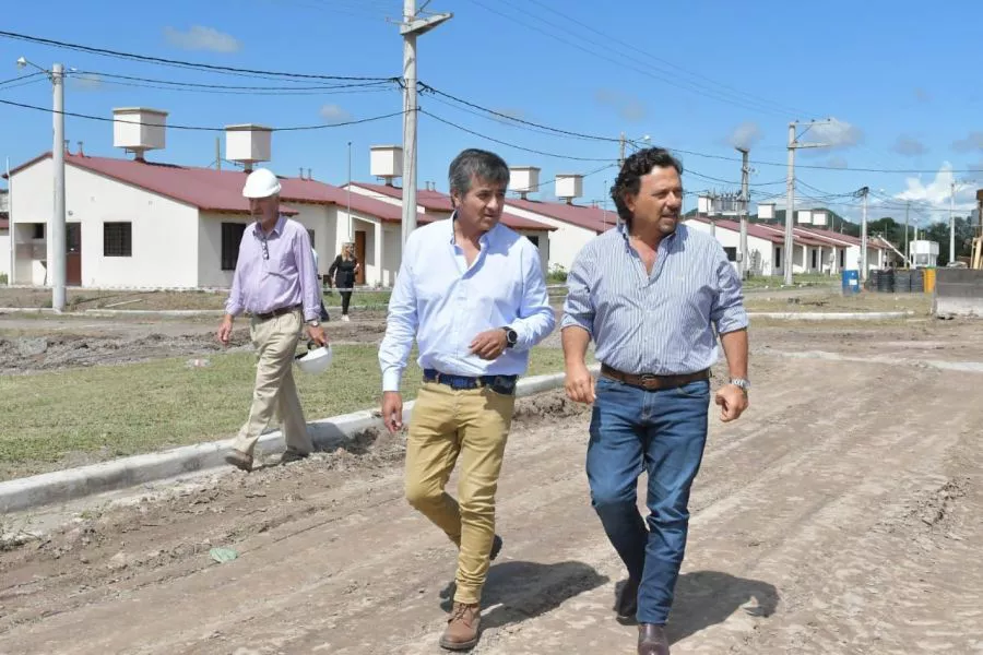 88940-se-construyen-en-cerrillos-300-viviendas-saenz-recorrio-las-obras