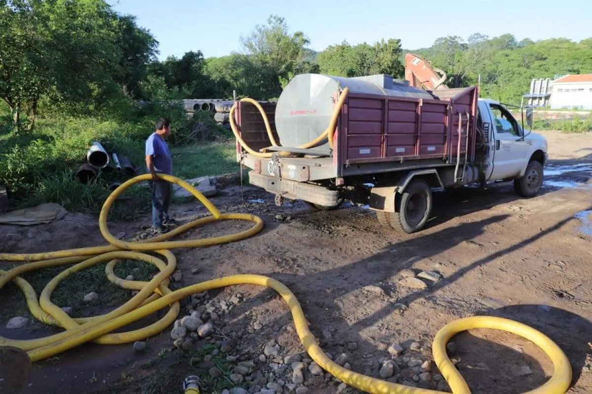 5453-intensa-actividad-del-gobierno-para-mitigar-los-efectos-de-la-historica-sequia-en-el-norte-de-la-provincia