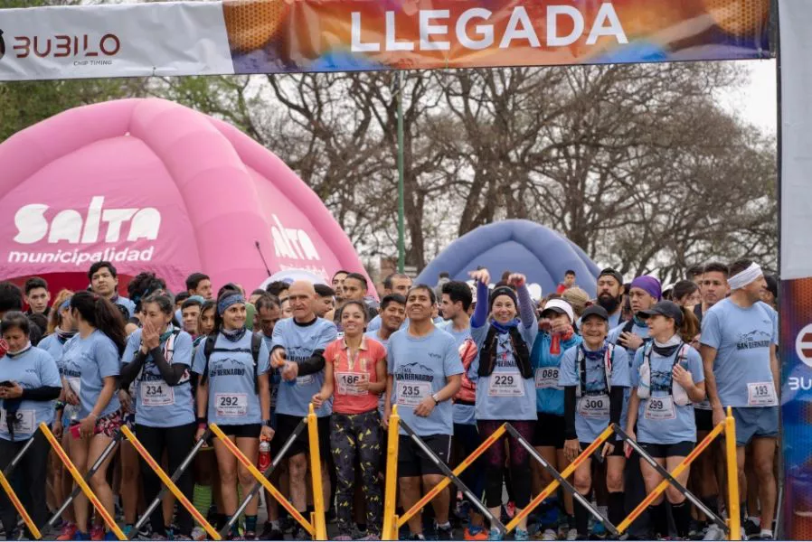 84569-mas-de-400-personas-participaron-en-la-carrera-del-hospital-san-bernardo-20220829171540