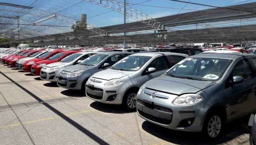 Subasta-de-vehiculos-y-contenedores-de-SAT-Guatemala-Febrero-2021-1-885x500-1