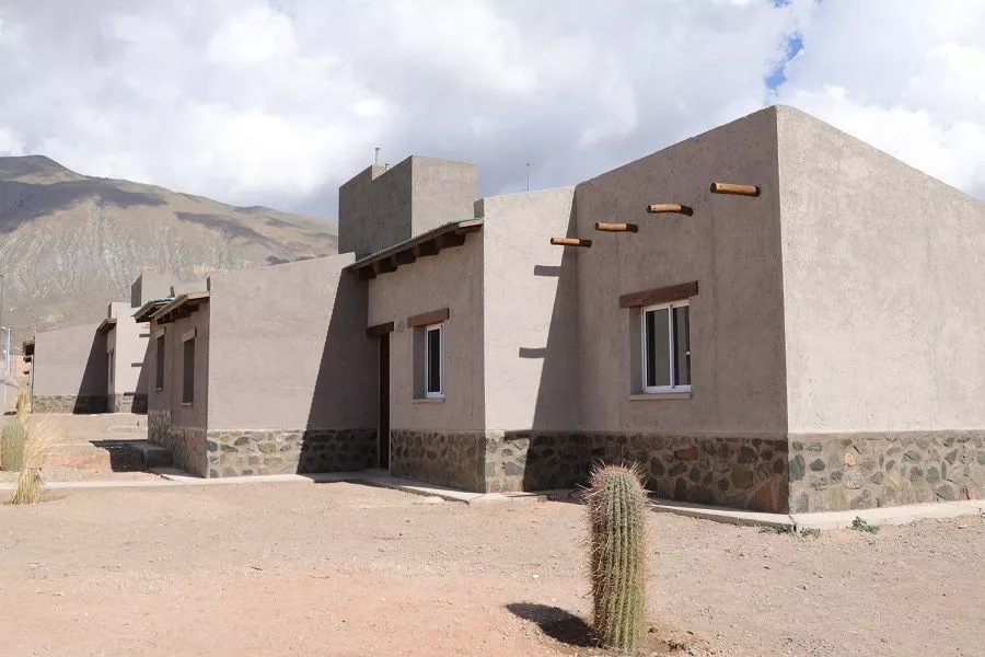 5962-una-familia-saltenia-de-la-poma-recibio-las-llaves-de-la-casa-90000-del-pais