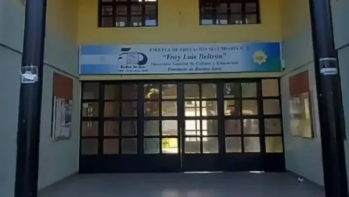 ESCUELA MENDOZA