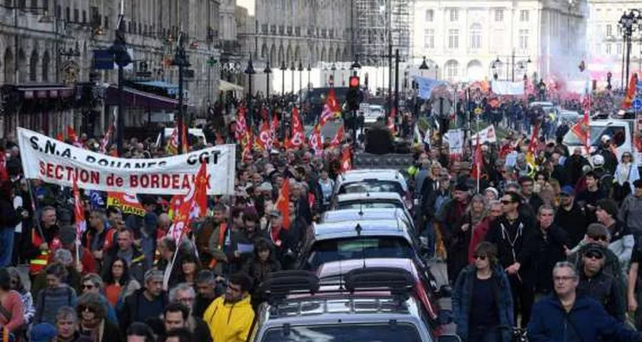 64132d5ce369c_570_304!