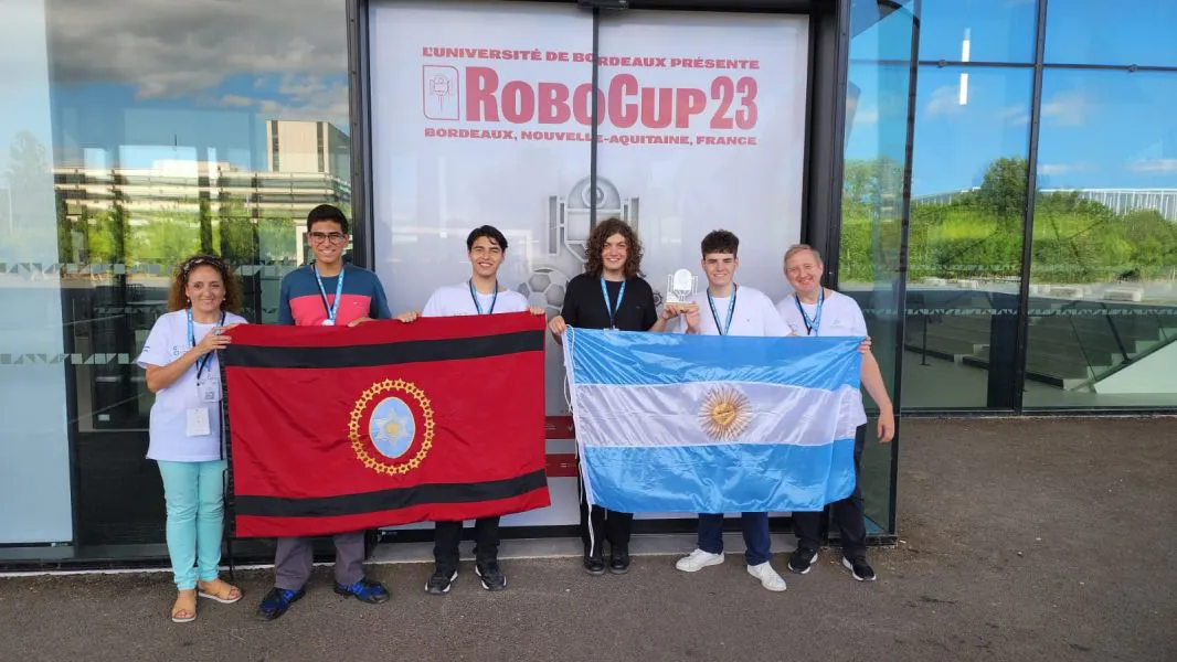 90633-estudiantes-del-iita-obtuvieron-el-segundo-lugar-de-los-premios-en-la-categoria-junior-en-la-robocup-2023