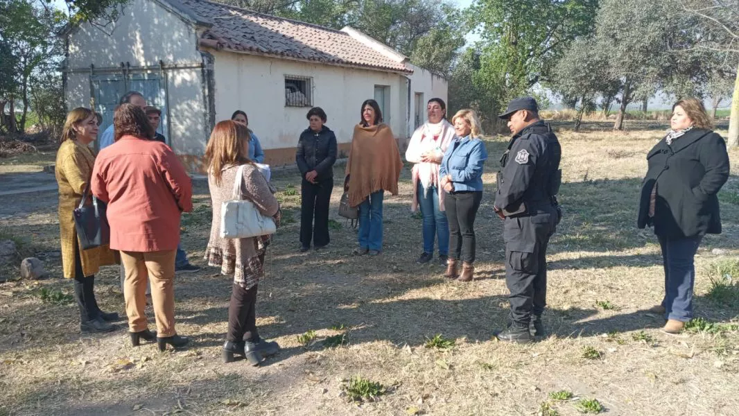 84875-se-fortalecera-la-seguridad-externa-en-la-escuela-rural-emilio-espelta (1)