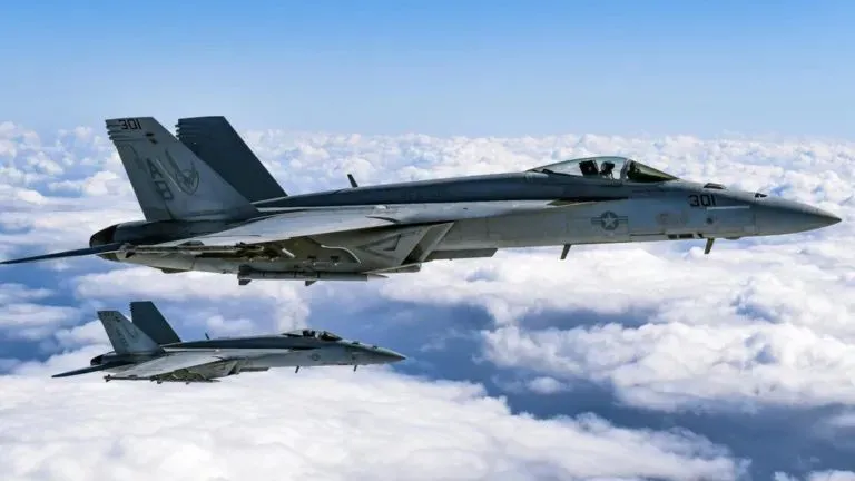 Aviones de EEUU sobrevuelan Venezuela