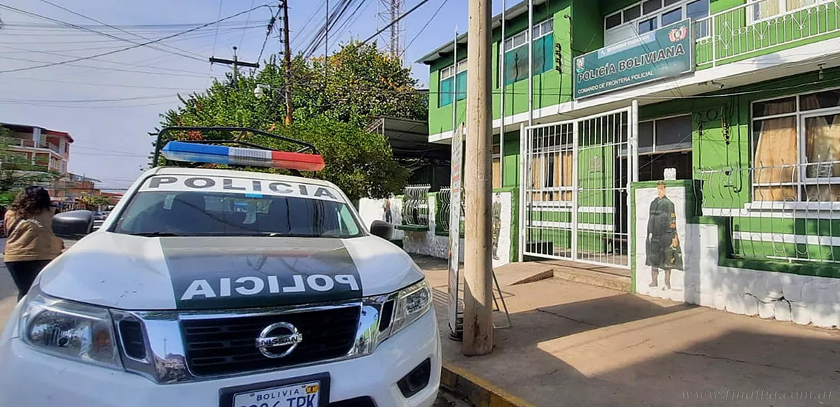 boli22_poli_frontera_patrulla2