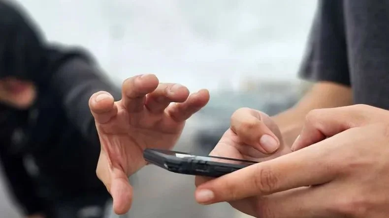 robo celular