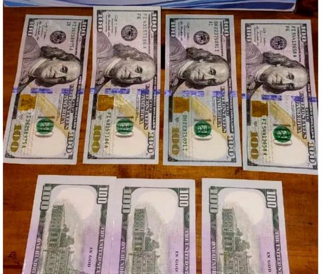 dolares