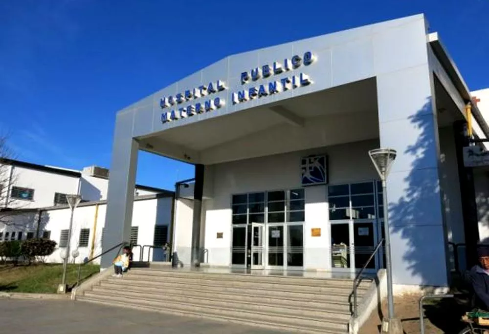 87458-ya-recibio-el-alta-medica-la-bebe-que-estaba-internada-en-el-hospital-materno-infantil